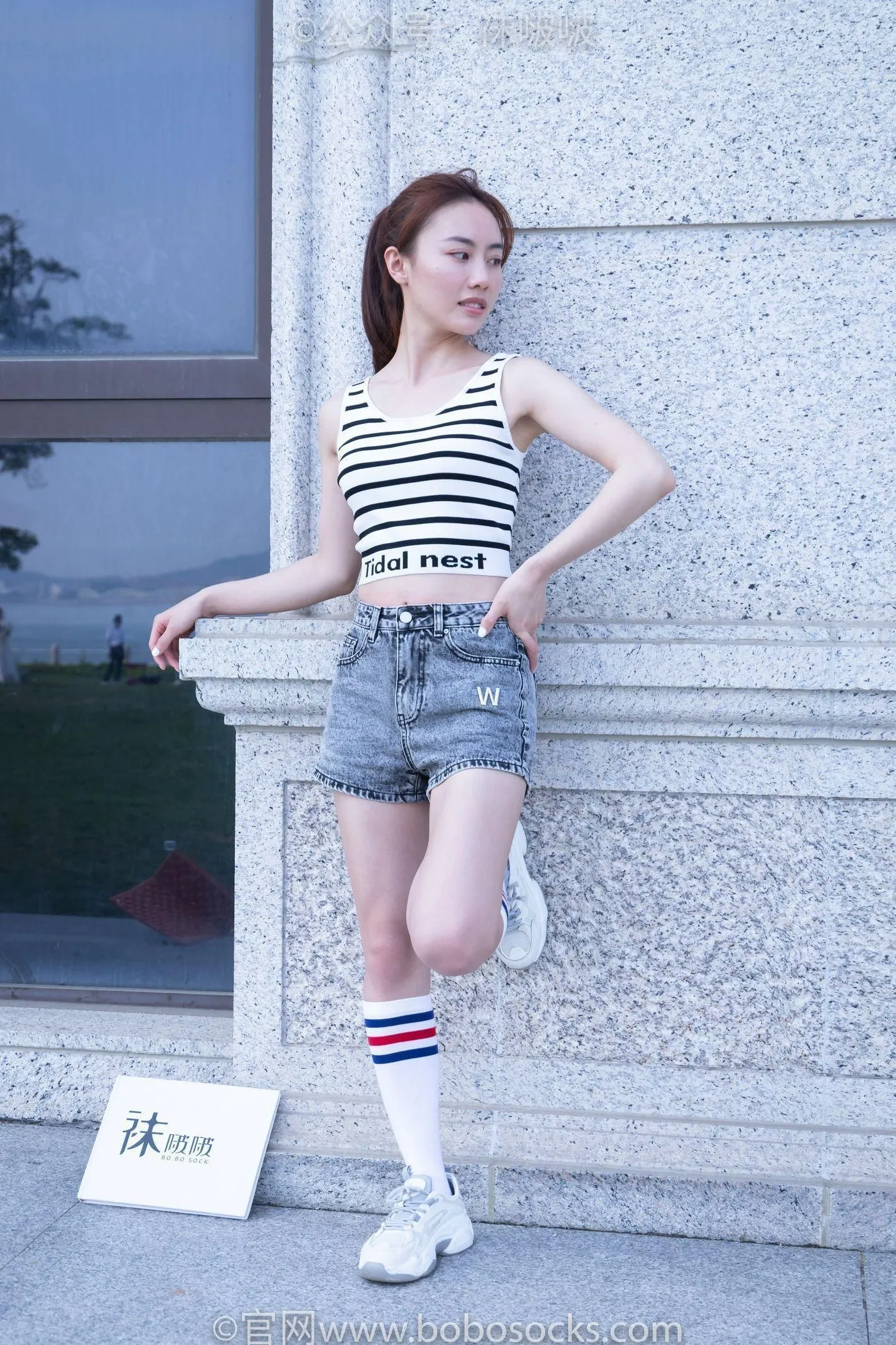 [BoBoSocks袜啵啵]NO.006 小米-运动鞋、白色小腿袜、裸足 [130P]插图8
